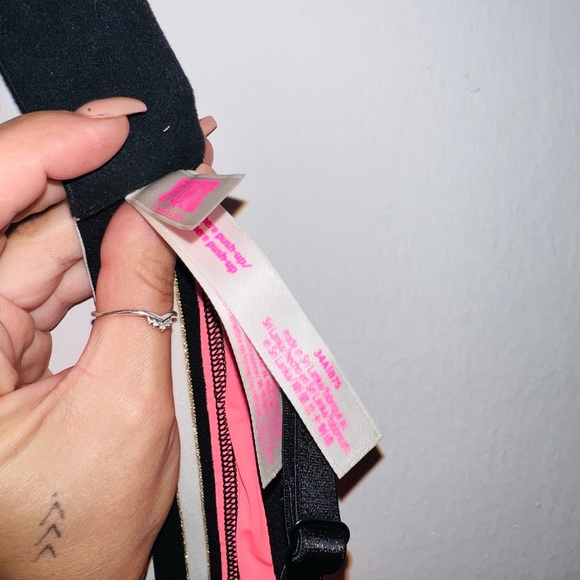 Pink bra - Picture 3 of 3